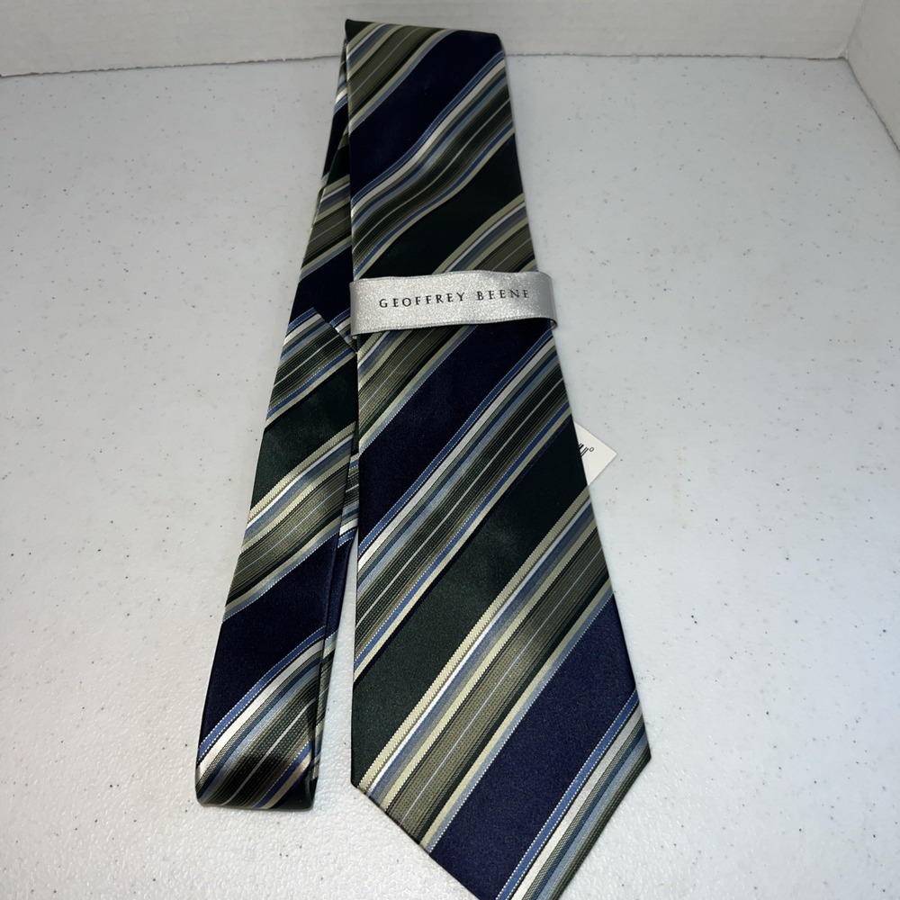 GEOFFREY BEENE GREEN WHITE BLUE STRIPED 100%‎ Silk NWT NECK TIES DESIGNER TIES
